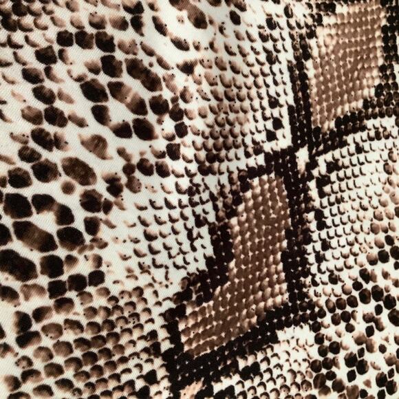 Nasty Gal Riley Snake Low Voop Neck Tee T Shirt Top Python Animal Print Brown - Picture 13 of 13